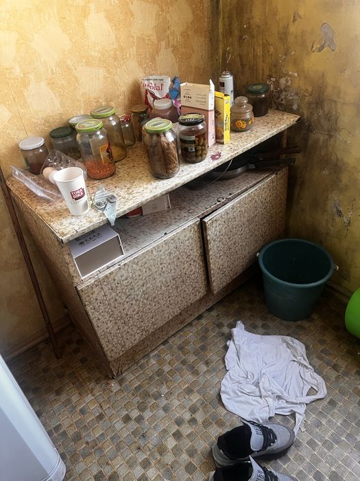 Кухоный гарнитур газ плита зеркало шкафы за все прошу 500000 тыс