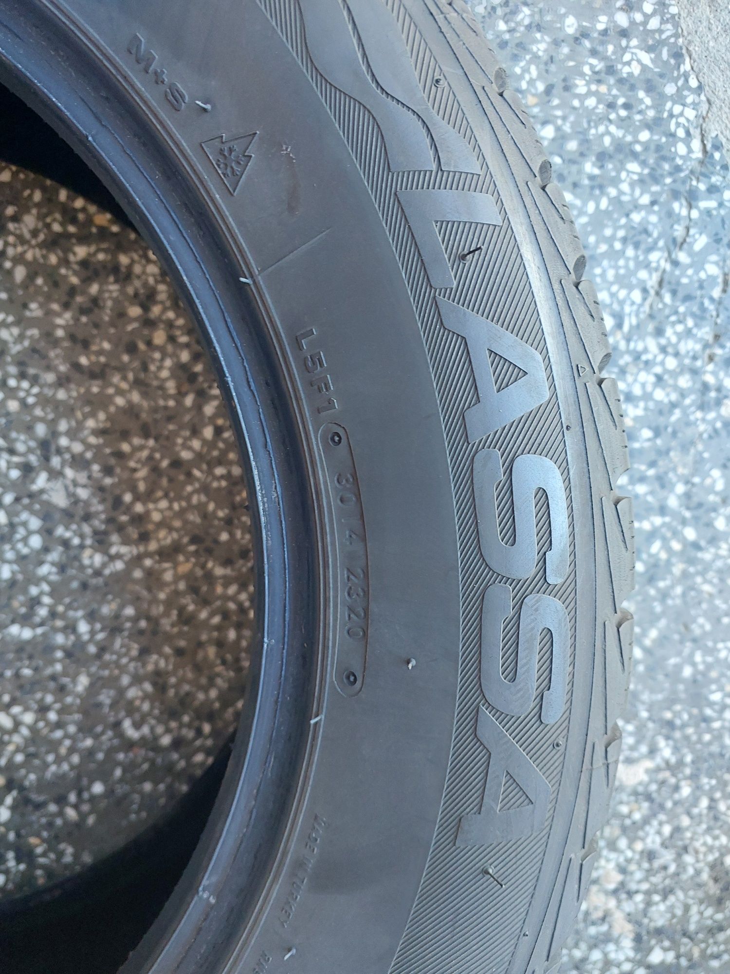 215 60 R16 Lassa