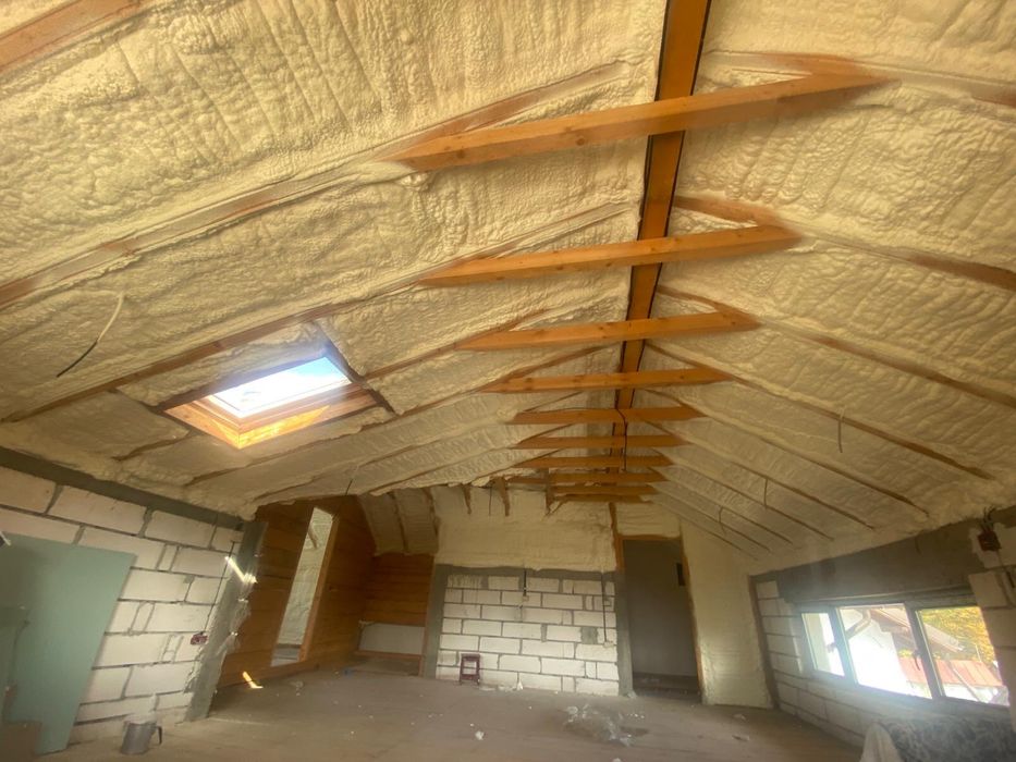 Izolatii spuma poliuretanica/poliuree