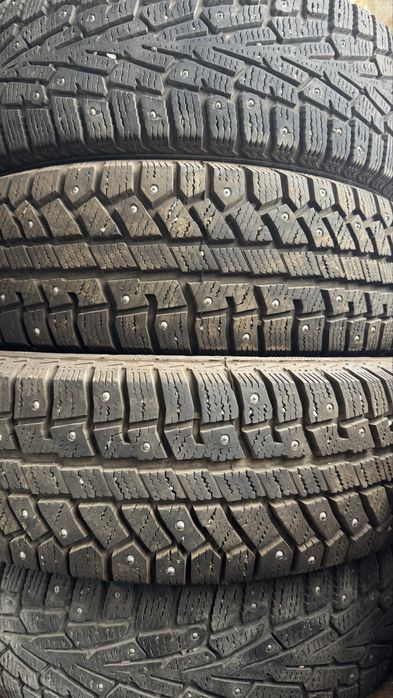Продам шины бывшие в употреблении, 2 штуки прокатаны один сезон