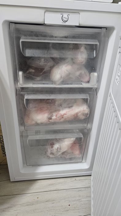 Продам морозильник