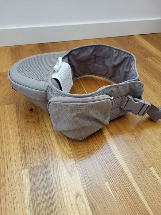 Marsupiul  Chicco Hip Seat Carrier 3 în 1, 0+