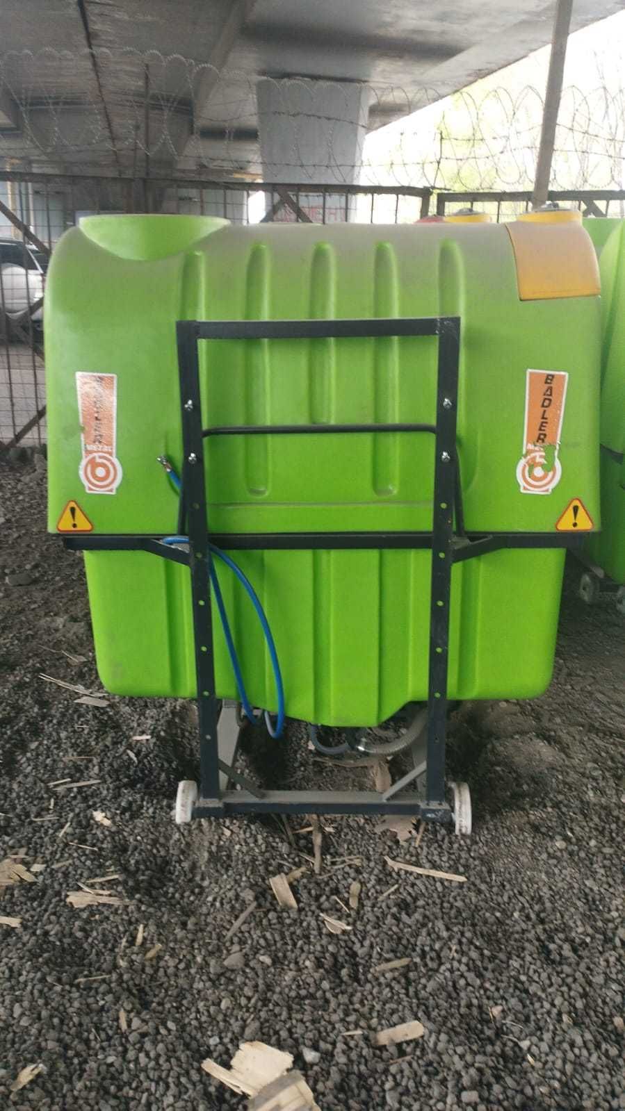 Опрыскиватель полевой 1000LT, 12MT (3 диафрагмы, насос, 80л)