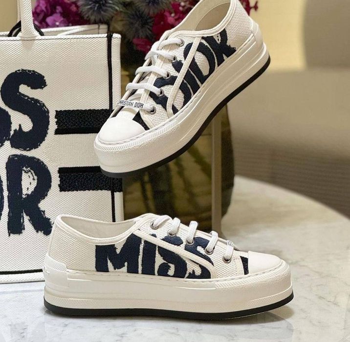 Adidasi dama si barbati