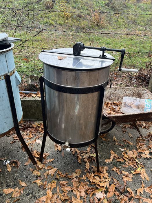 Центрофуга 3 рамкова ръчна