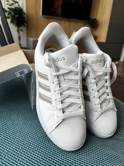 Спортни обувки Adidas - 38,5 номер