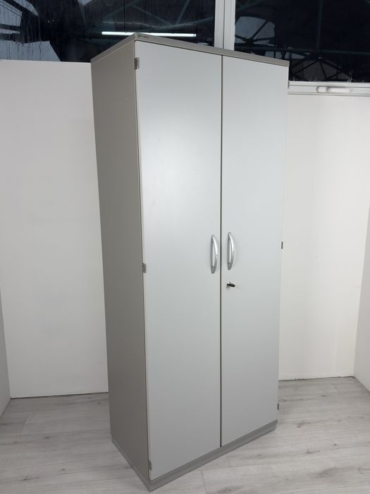 Практичен шкаф за съхранение на папки, книги и други матрияли