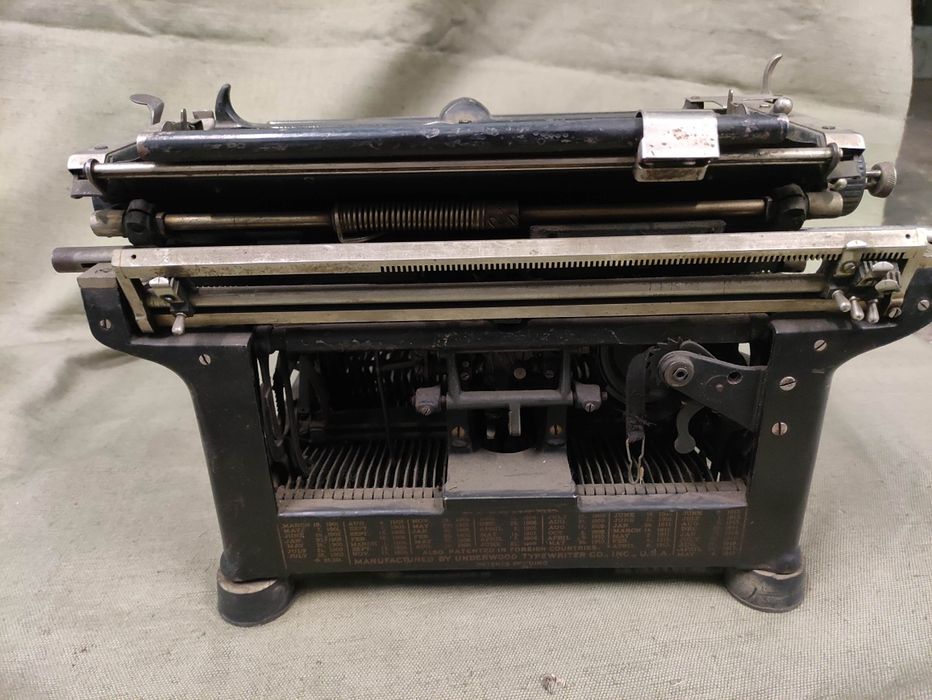 Продавам американска пишеща машина Underwood No. 5
