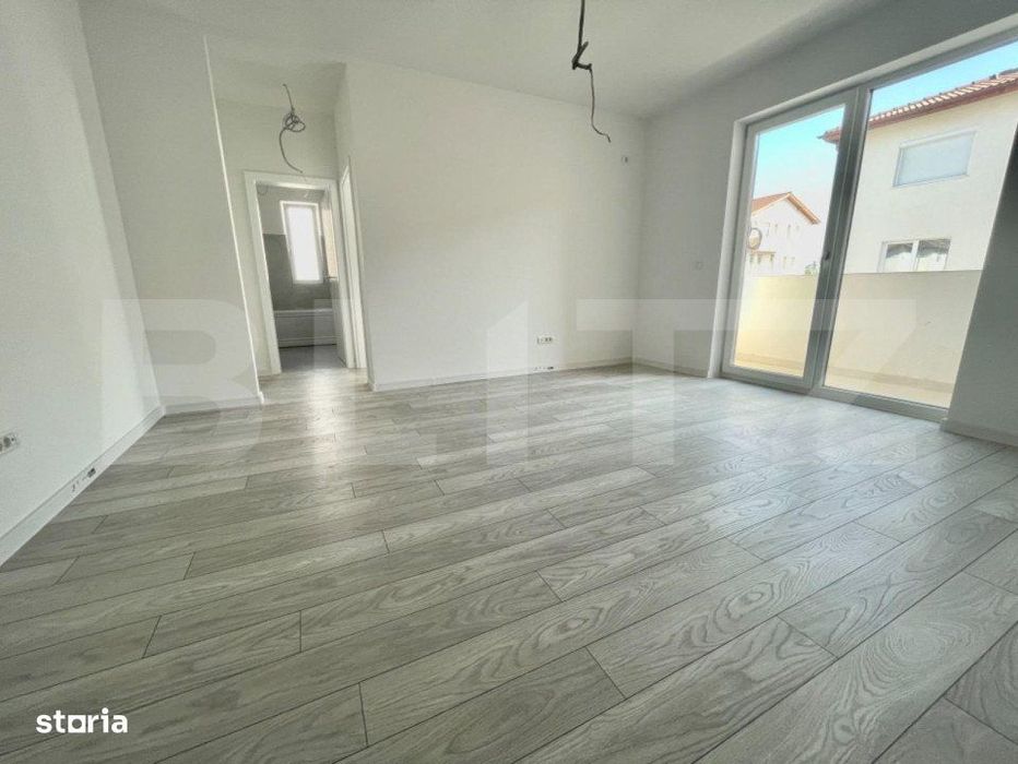 SUPER PRET!Apartament cu 3 camere + balcon, 1 loc de parcare, Giroc