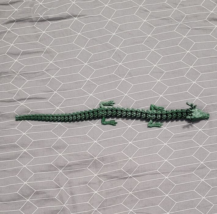 Dragon verde facut la imprimanta 3D