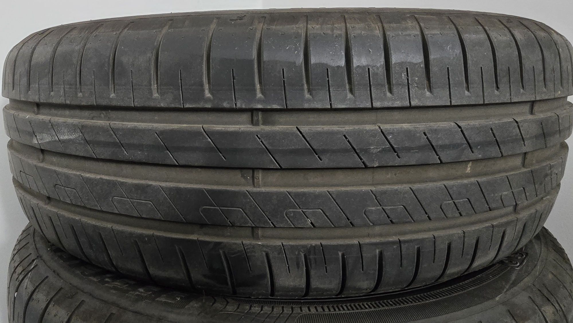 GoodYear EfficientGrip Performance 195/55/16