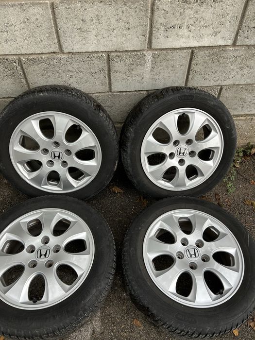Джанти за Honda 16 с зимни гуми Good Year
