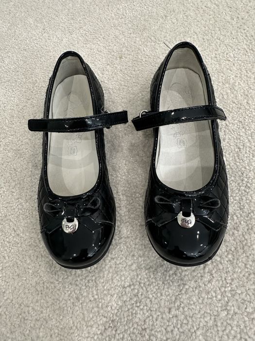 Детски официални черни затворени обувки за момиче на Primigi за