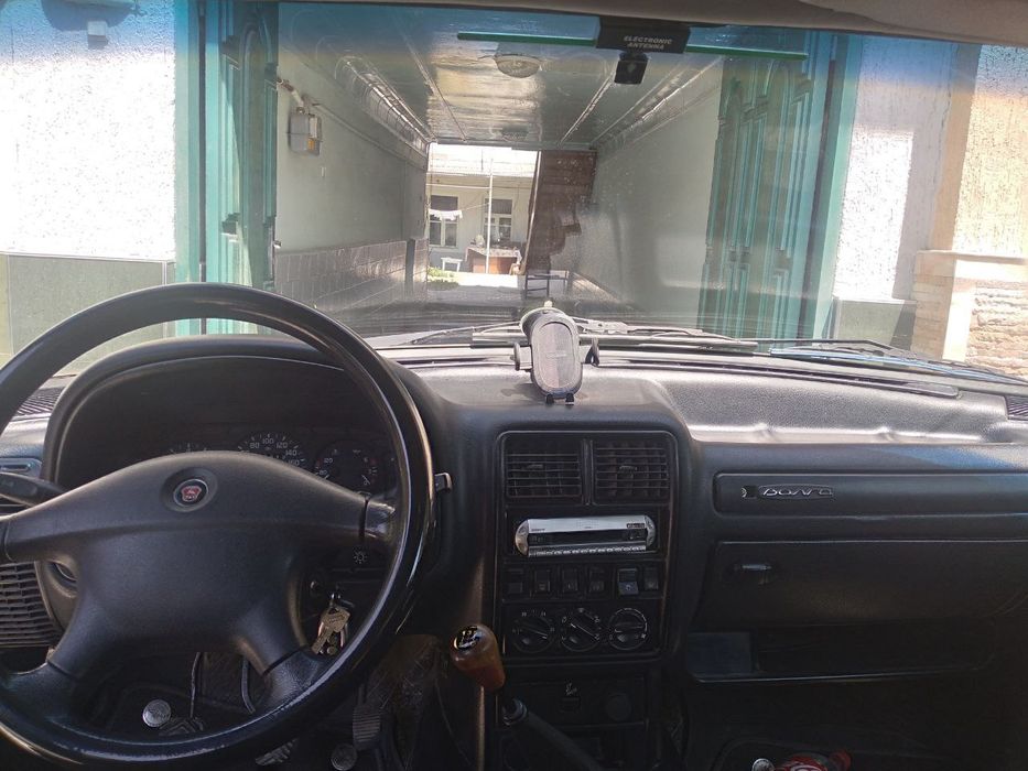 Волга 31105 йил 2006