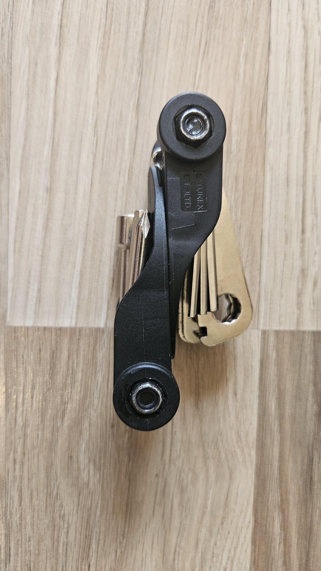 SATUREX multitool, 14 функции Мултифункционален инструмент