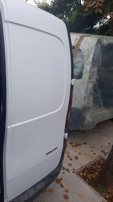 Dezmembrez piese renault kangoo(citan)bară spate,ușă spate,laterală,mo