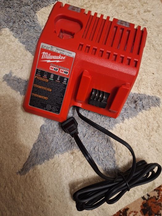Incarcator Milwaukee M18 si M12