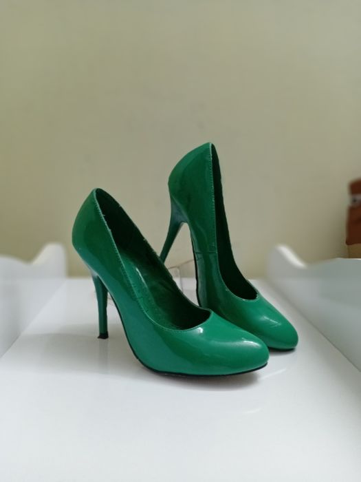 Tufli lakirovinniy BLOSSEM original