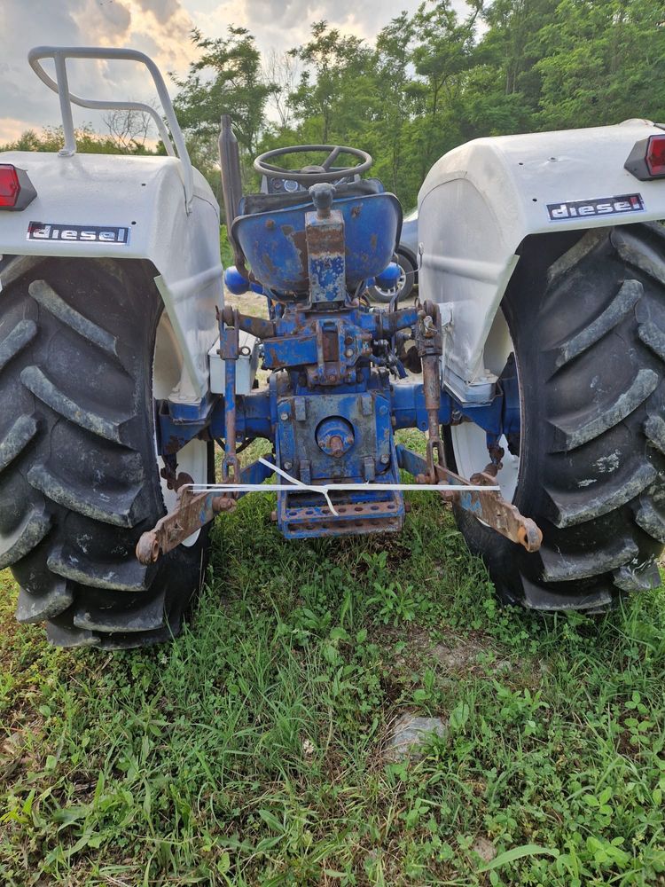 Tractor UTB 445