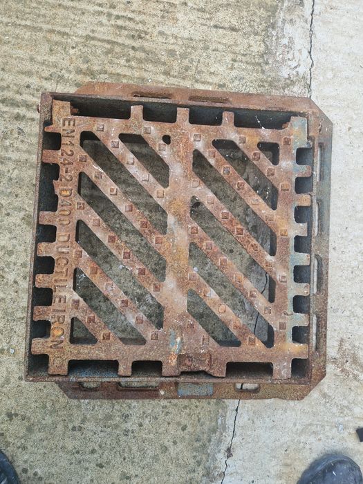 Capace rigole sau canalizare externa