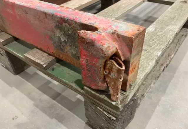 Manitou  MC25 si  Balkancar 4 to  Lame si prelungitoare