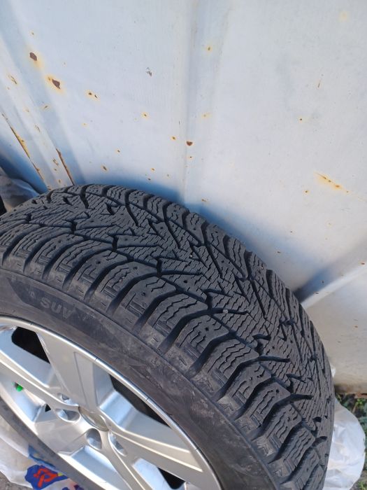 Anvelope iarna 215 60 17