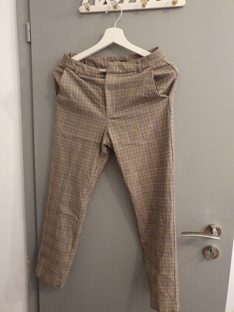 Pantaloni Stradivarius