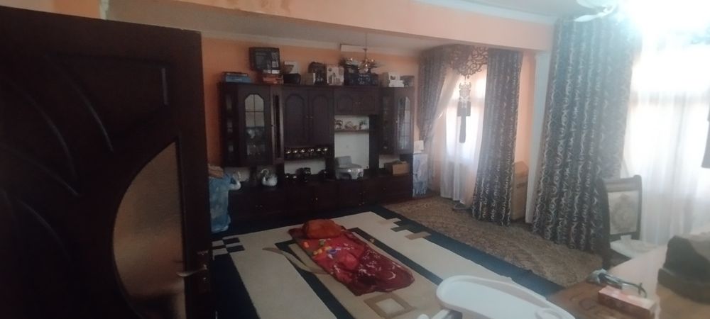 Dom sotiladi 4 xona srochni. Yashnobod