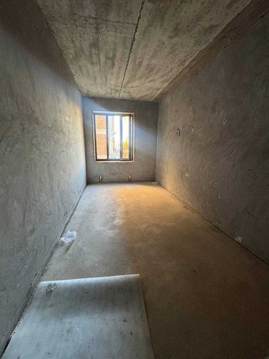 3х комнатная квартира 91кв/м в состоянии коробки, Вокзал