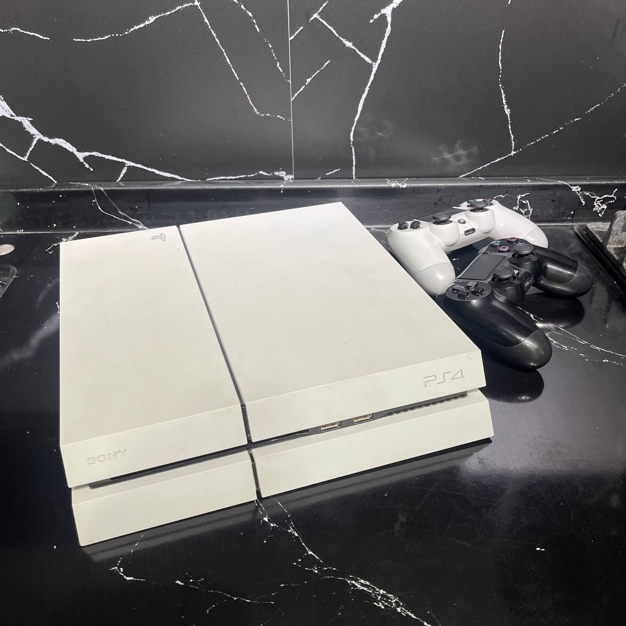 PlayStation 4/ 500gb   Korea   2 джойстик 12.52