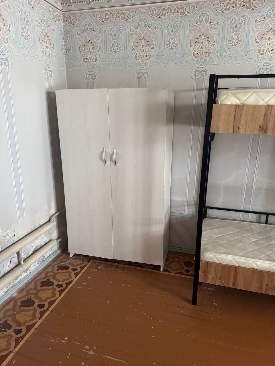 Krovat 2 etajlik. Shkafi alohida sotiladi