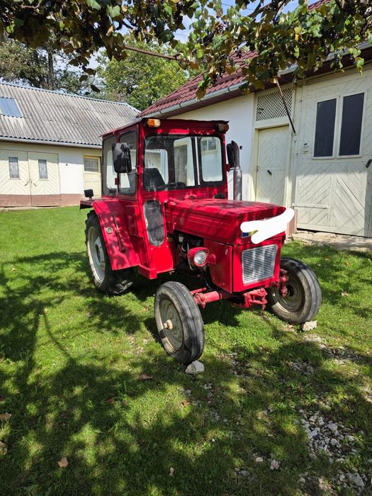 Vând tractor U445