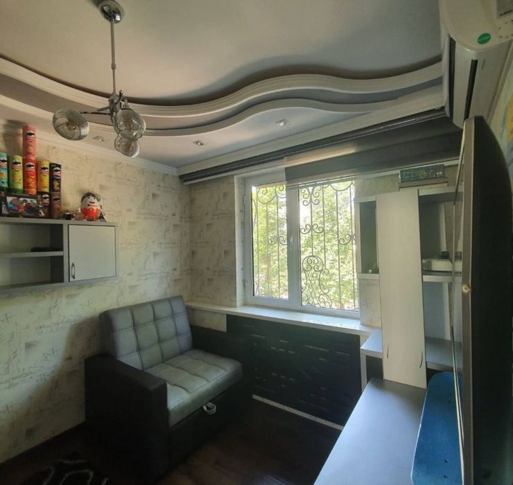 Срочно Продаётся Бобура 4/2/4 ремонт хороший с мебелью локации топ !