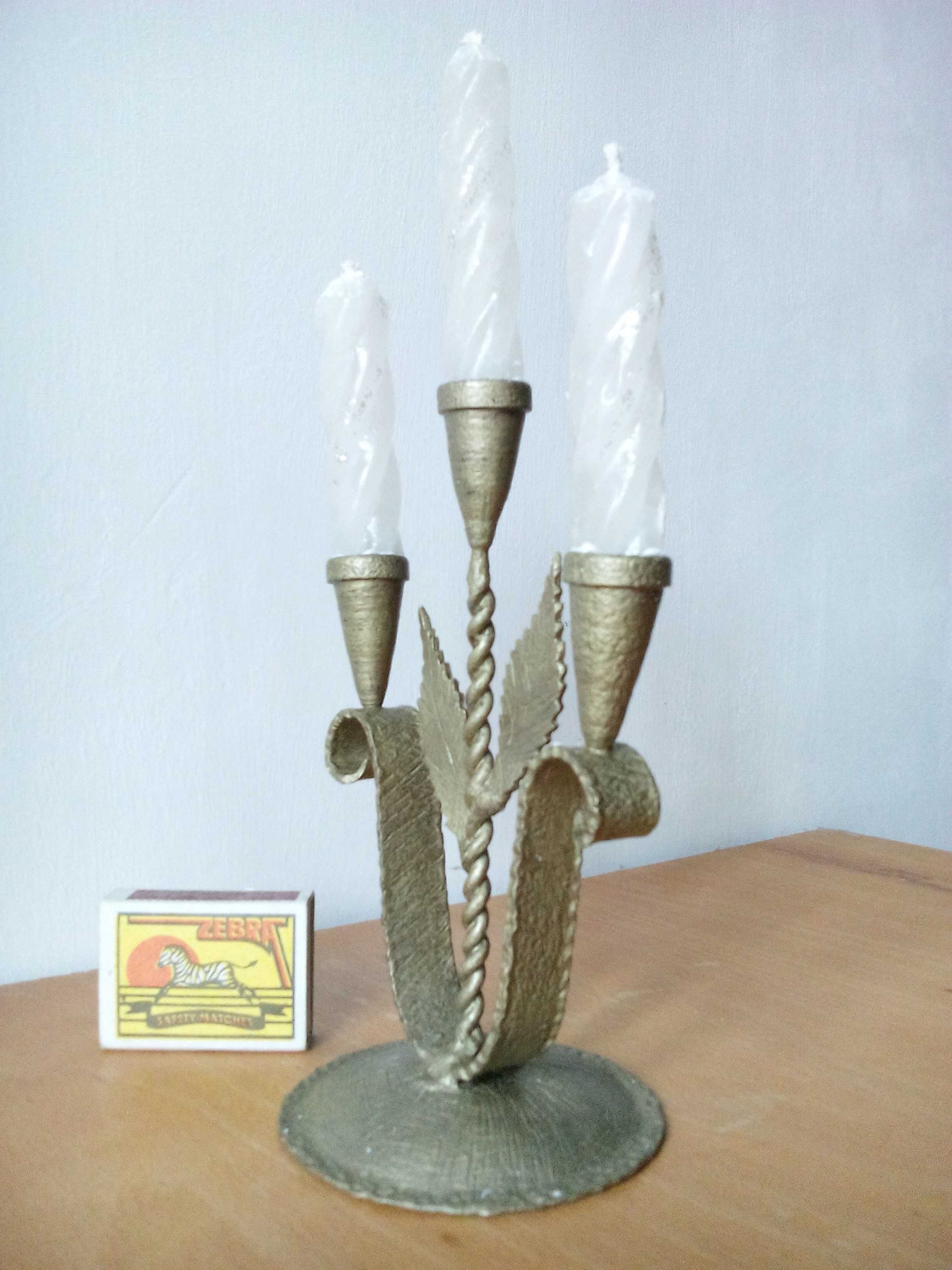 Свещник ковано желязо