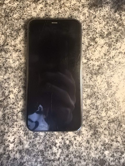 Мобилен апарат iphone 11