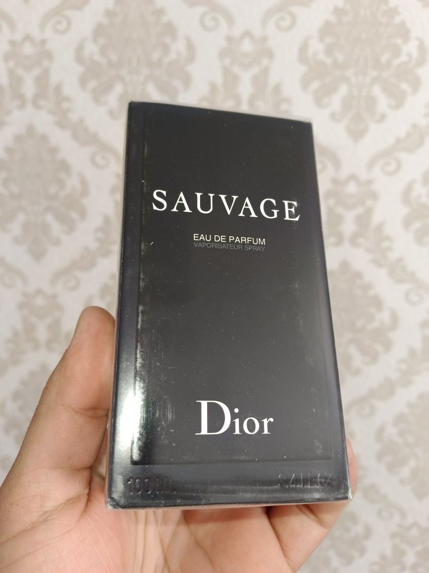 Срочно продам новый оригинал мужской духи SAUVAGE Dior