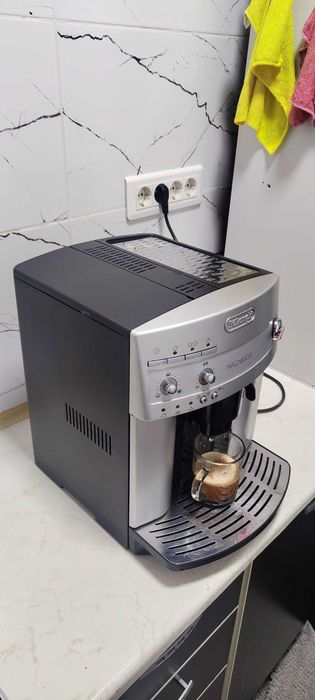 Espressor Automat DeLonghi Magnifica ESAM 3200.S Aparat cu Cafea Boabe