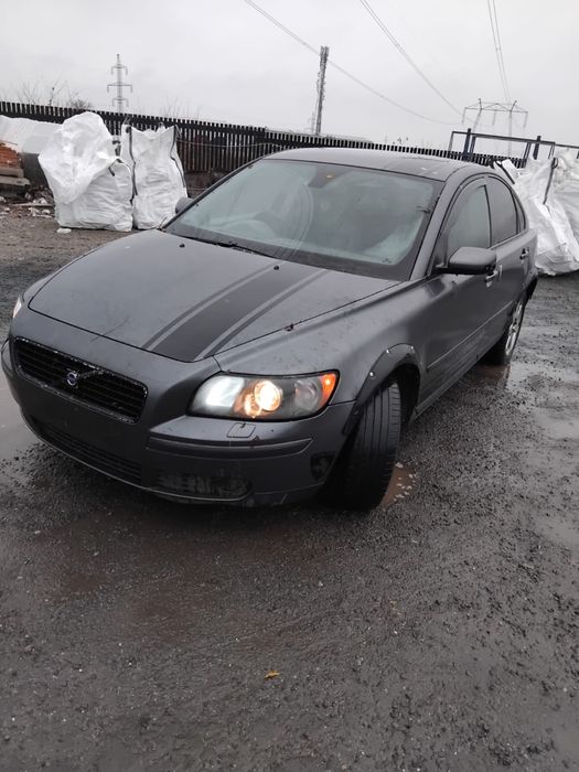 Vand sau dezmembrez Volvo s40 2 litri diesel