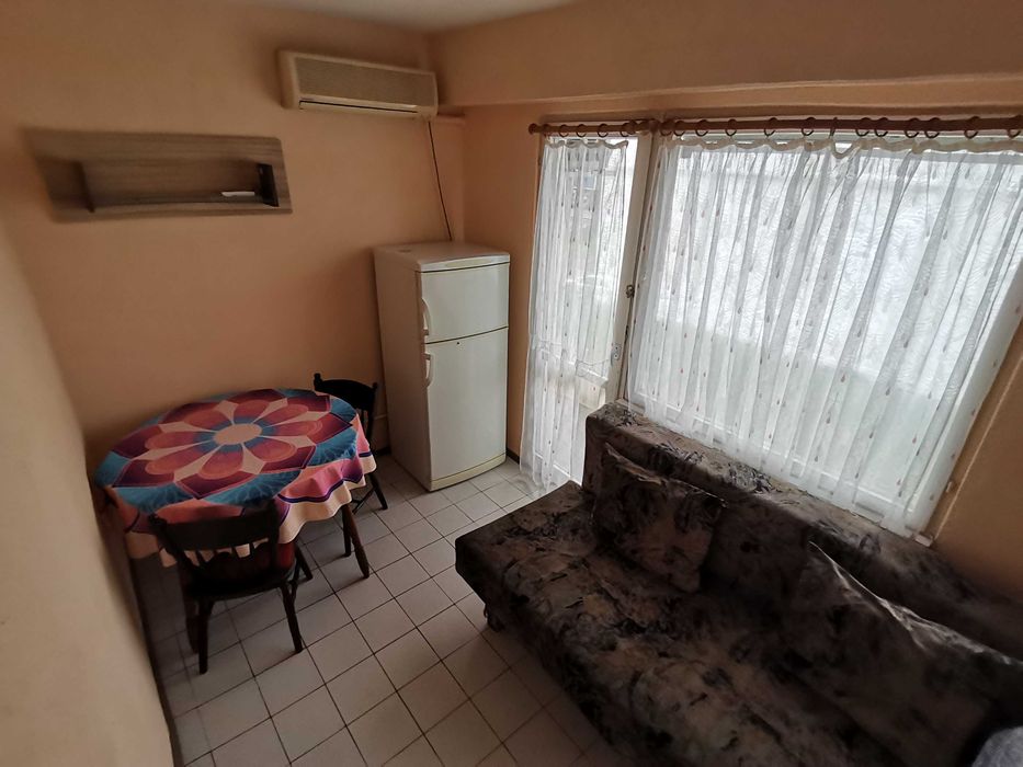 Дава се под наем Двустаен апартамент в Бургас, Изгрев - 64 кв.м за 153 € - Снимка #3