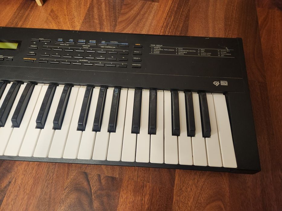 Sintetizator Roland jv-30