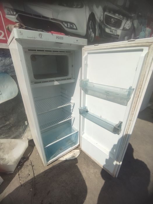 Srochniga xaladelnik sotiladi