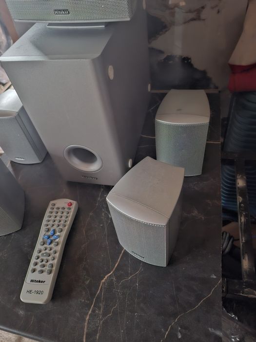 Boxe 5+1  Hiteker  in condiții foarte bune
