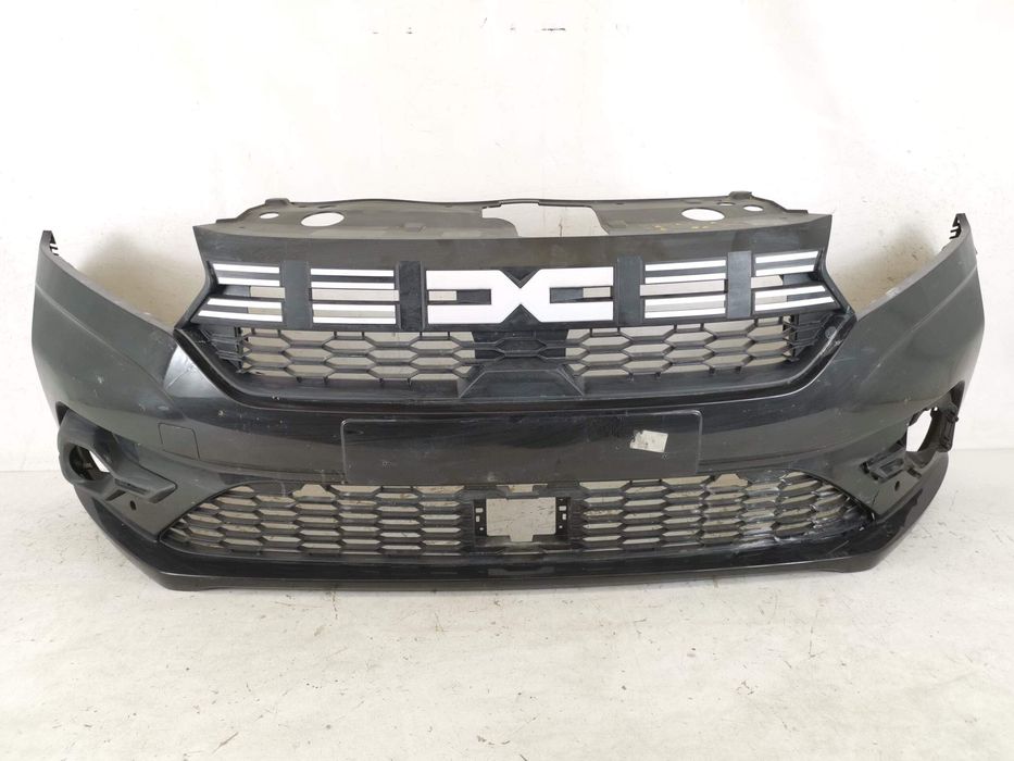 Предна броня с долна решетка и радиаторна решетка Дачия Логан 3 / Daci