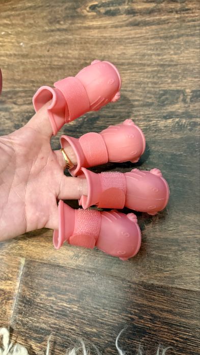 Papuci , cizme de ploaie pentru catei talie mica, sub 3 kg