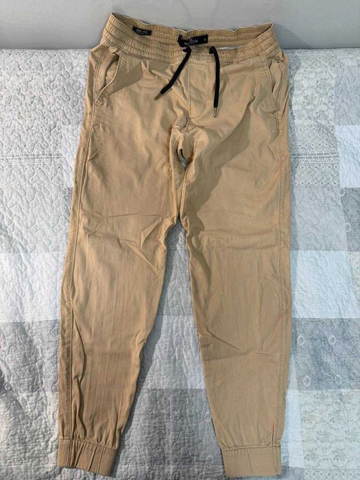 Панталон (мъжки) Zara черен / Панталон (мъжки) Hollister бежов