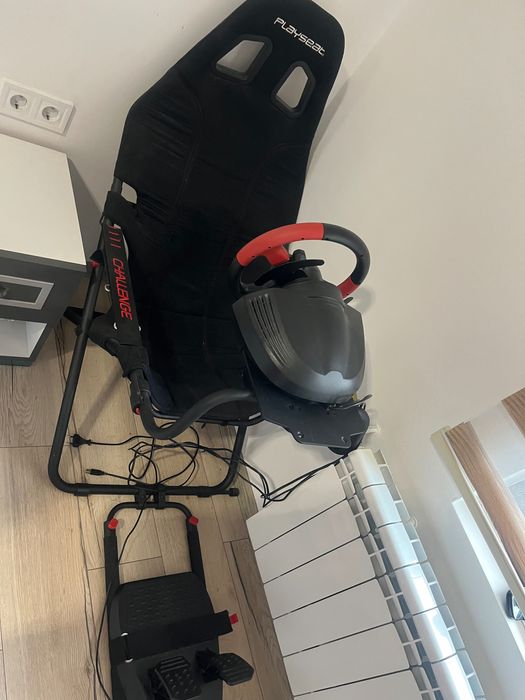 Playseat Challenge +волан Thurstmaster T150  и педали