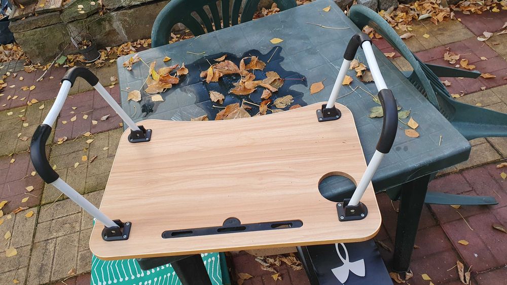 Сгъваема масичка за лаптоп с отделение за чаша