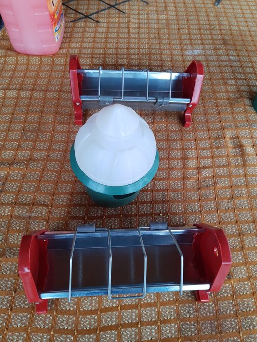 Аксесоари за гълъби,кокошки и други птици