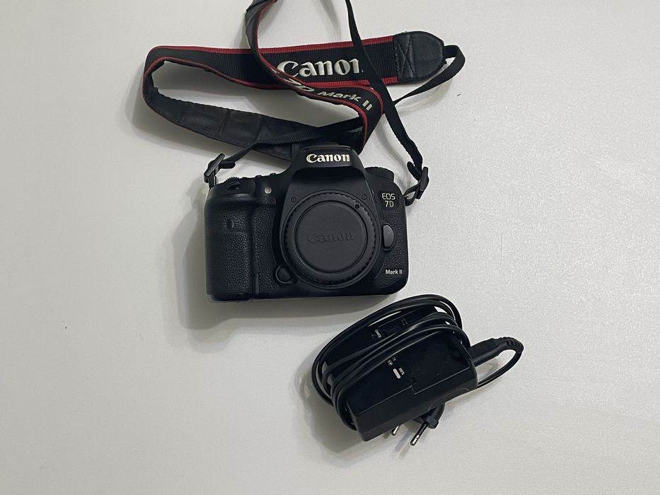 Фотоаппарат Canon 7D Mark 2