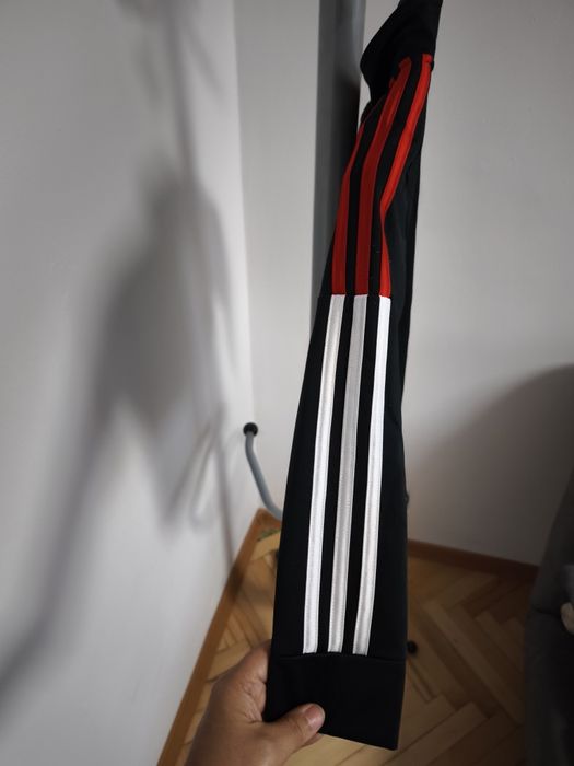 Adidas горнище на анцунг